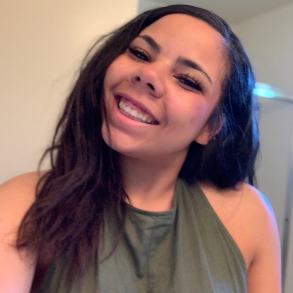 Meet your Posher, Jazmyn - Picture 1 of 1